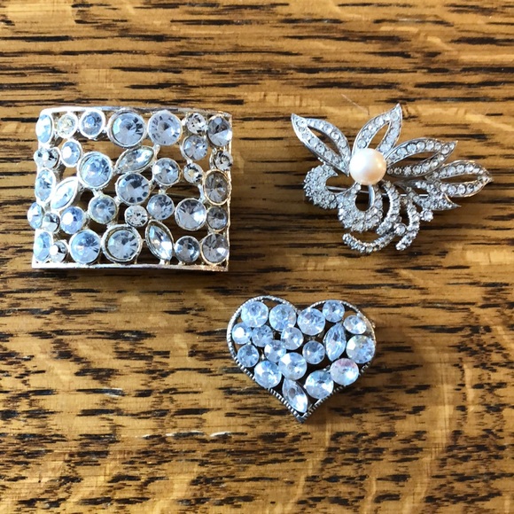 Vintage Brooches - Picture 2 of 3